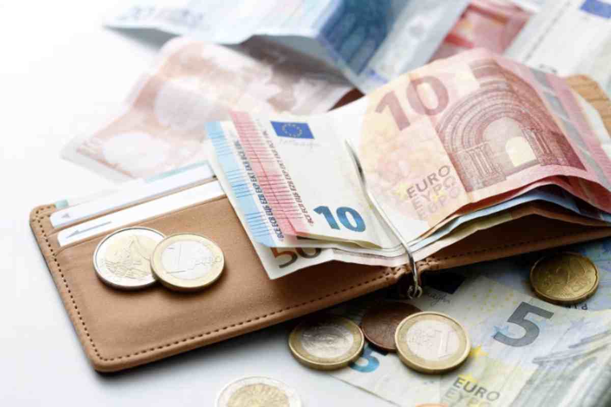 Per accedere ai bonus è imprescindibile la presentazione di un ISEE aggiornato, calcolato attraverso la compilazione della Dichiarazione Sostitutiva