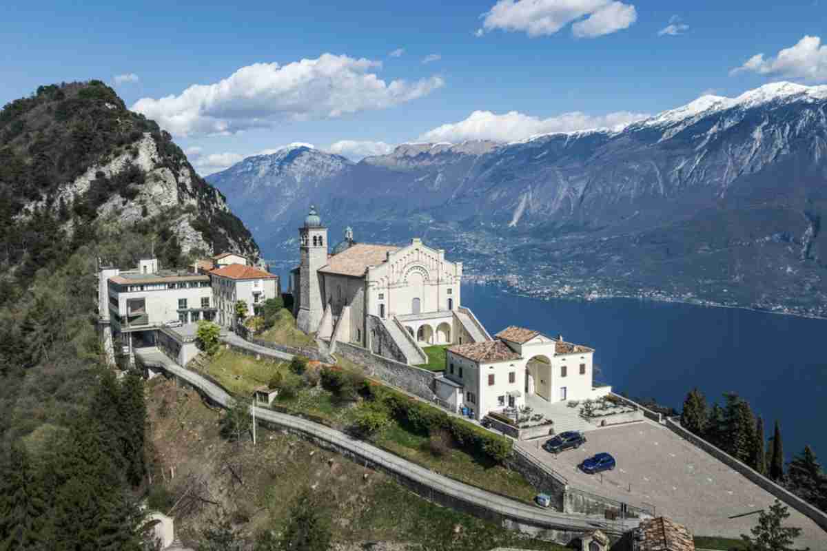l progetto del Cammino di Montecastello nasce con l’obiettivo di promuovere un turismo lento, sostenibile e destagionalizzato