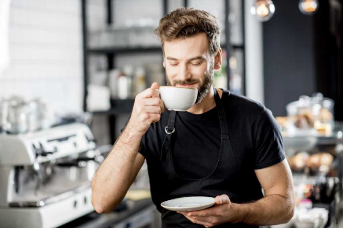 Secondo la recente indagine "Gli italiani e il caffè" realizzata da AstraRicerche per il Comitato Italiano del Caffè di Unione Italiana Food, il 97,5%