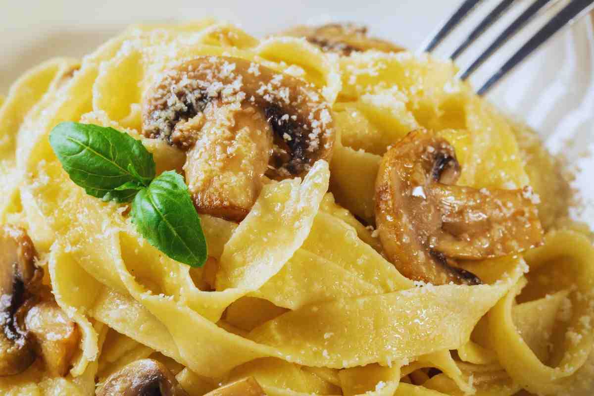 ricetta delle tagliatelle ai funghi
